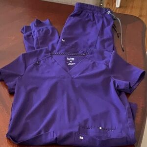 Koi Vivid Purple Scrub Set